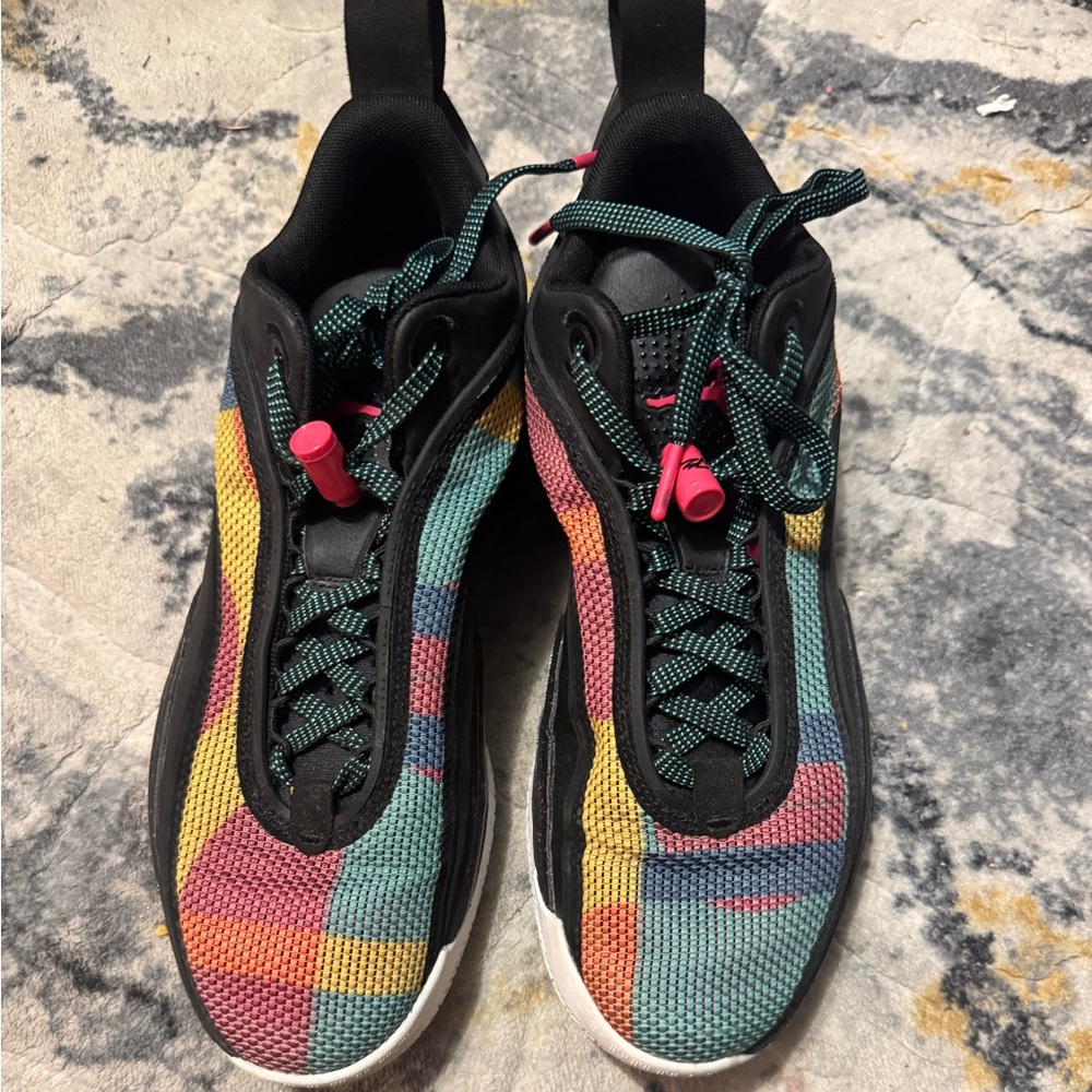 Multicolor Jordan sneakers - Picture 2 of 6
